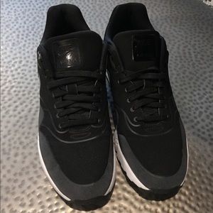 Nike Air Max 1 Ultra Moire- Black